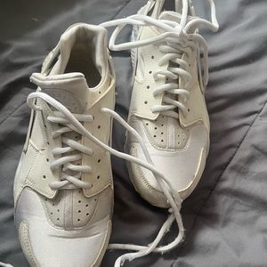 White Nike Air Huarache! 🐇